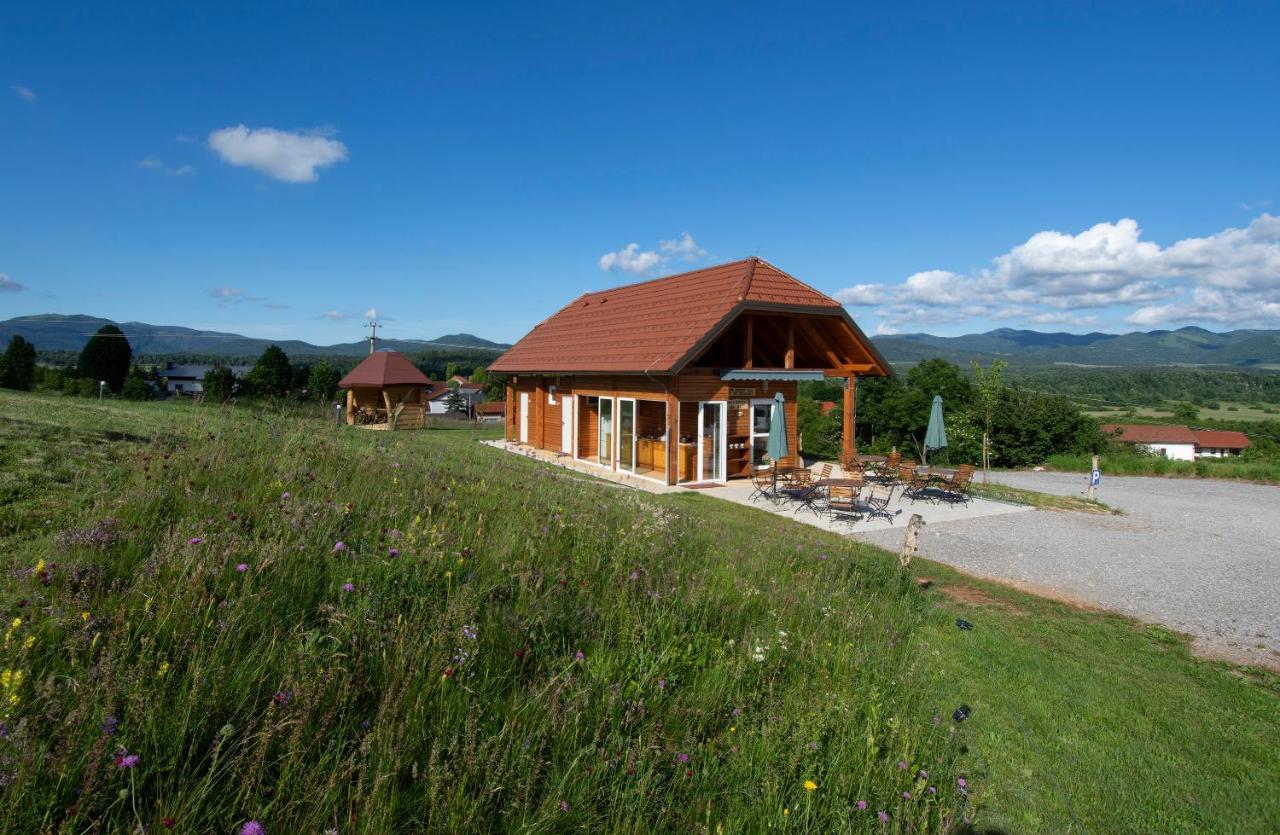 Camp The Sunrise Hill Hotel พิฟกา ภายนอก รูปภาพ