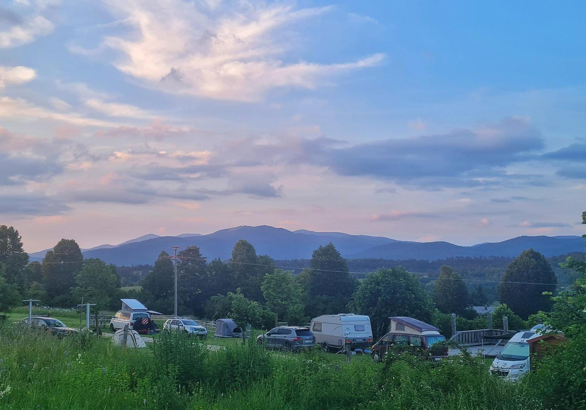 Camp The Sunrise Hill Hotel พิฟกา ภายนอก รูปภาพ