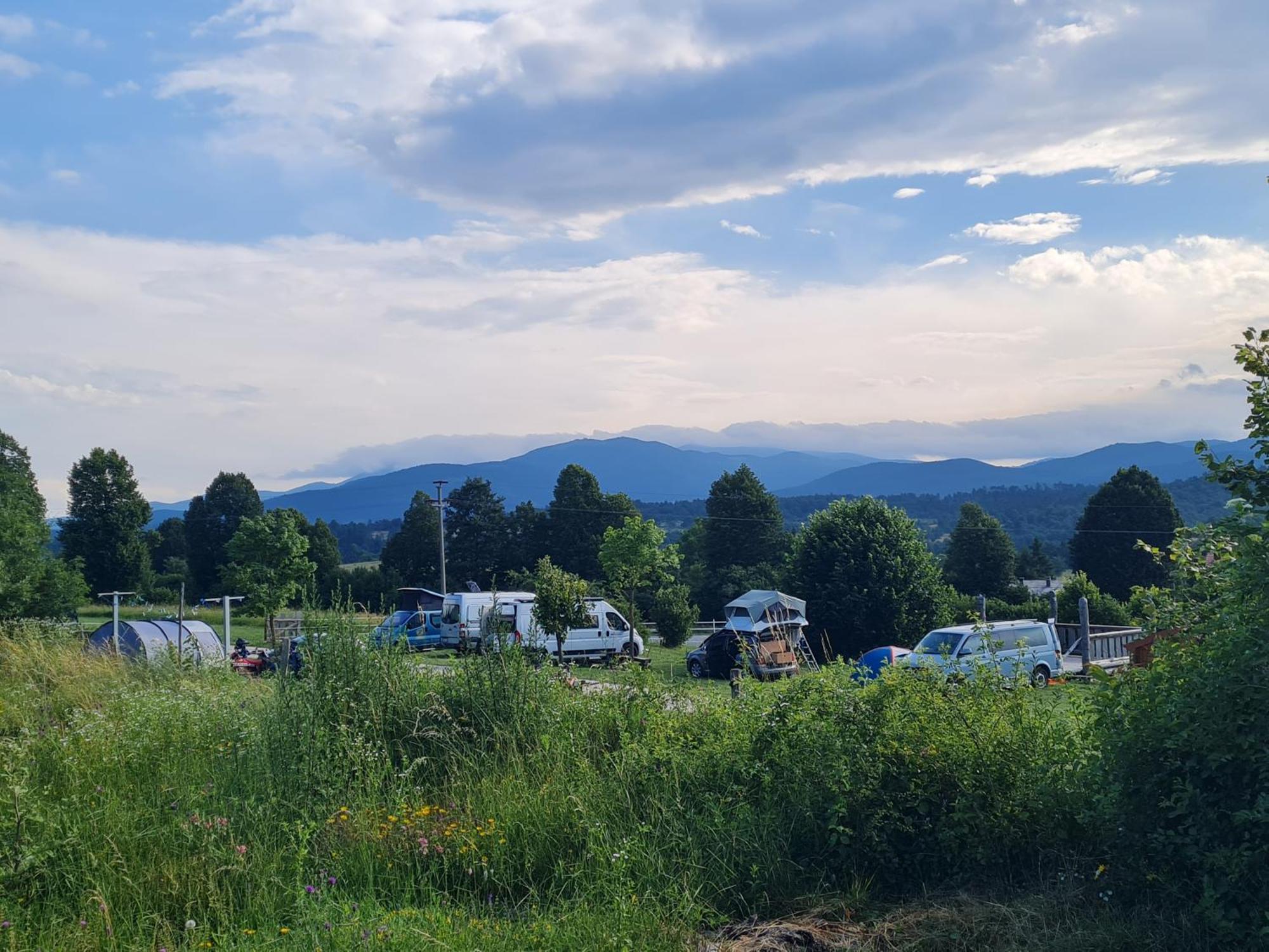 Camp The Sunrise Hill Hotel พิฟกา ภายนอก รูปภาพ